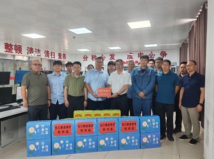 马水山带队到J9集团公司风电场调研，为一线职工“送清冷”