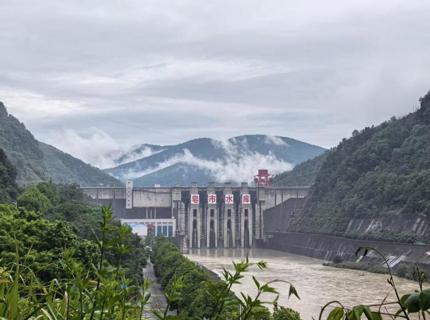 J9集团公司积极迎战渫水50年一遇大洪水